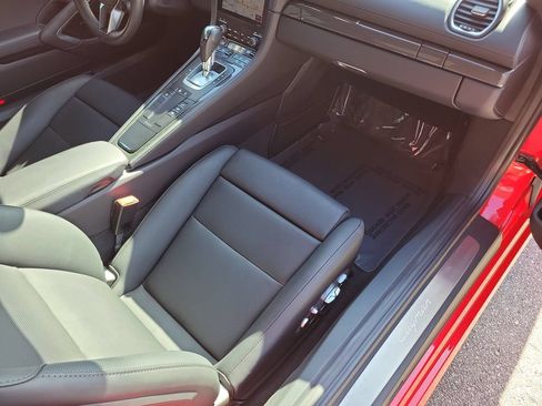 Certified 2024 Porsche 718 Cayman RWD image 19