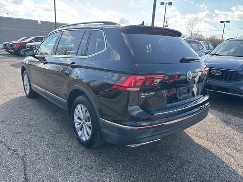 Used 2018 Volkswagen Tiguan SE w/ Panoramic Sunroof Package image 5