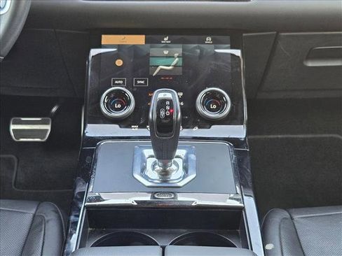 Used 2023 Land Rover Range Rover Evoque R-Dynamic SE image 12