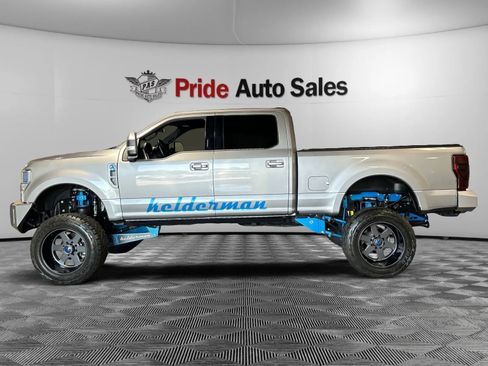 Used 2020 Ford F250 Platinum w/ FX4 Off-Road Package AWD/4WD image 4