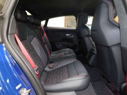 Used 2022 Audi RS e-tron GT AWD/4WD image 94