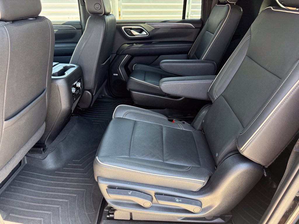 Used 2023 GMC Yukon XL SLT w/ SLT Luxury Package AWD/4WD image 33