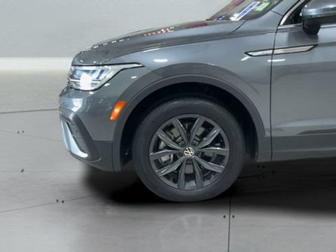 Certified 2024 Volkswagen Tiguan SE w/ Panoramic Sunroof Package AWD/4WD image 26