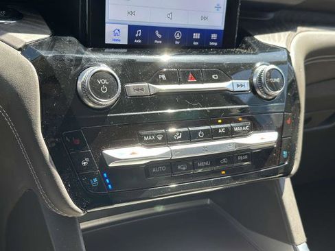 Used 2022 Ford Explorer Platinum w/ Equipment Group 601A image 18