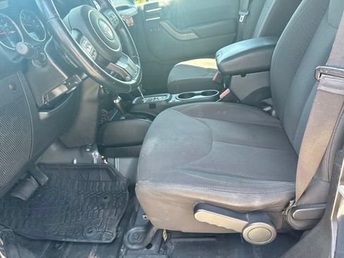 Used 2017 Jeep Wrangler Unlimited Sport AWD/4WD image 15