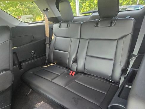 Used 2023 Ford Explorer XLT w/ Equipment Group 202A AWD/4WD image 19