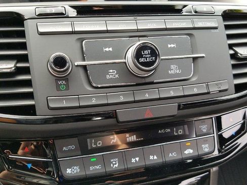 Used 2017 Honda Accord Sport image 11