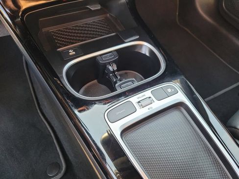 Used 2025 Mercedes-Benz CLA 250 image 24