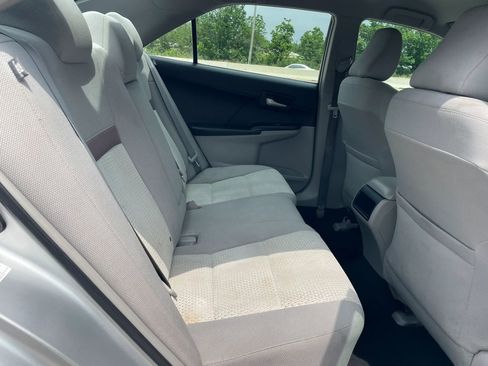 Used 2012 Toyota Camry LE FWD image 9