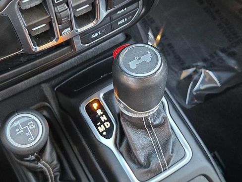 Used 2021 Jeep Wrangler Unlimited Sahara image 34