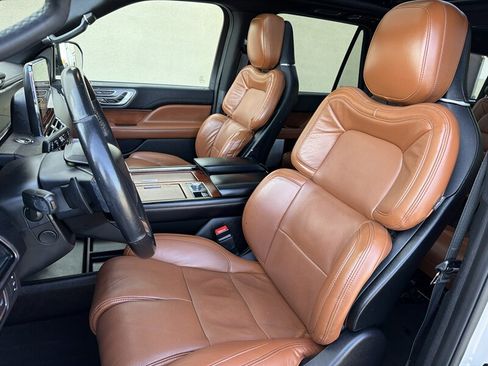 Used 2020 Lincoln Navigator L Reserve w/ Luxury Package image 13