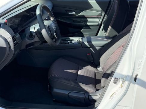 New 2026 Nissan Sentra SR w/ Floor Mat Package FWD image 21