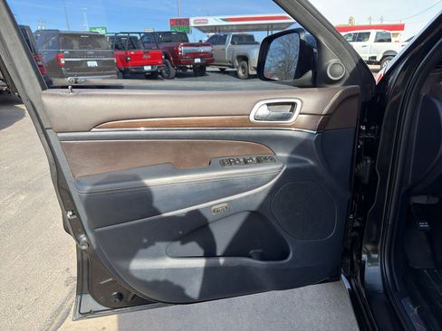 Used 2015 Jeep Grand Cherokee Overland image 18