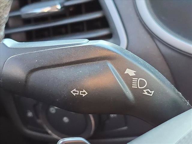 Used 2018 Ford Edge SEL AWD/4WD image 16