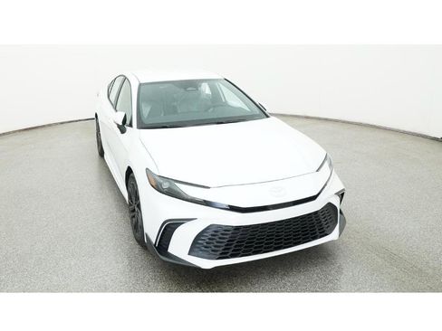 Used 2026 Toyota Camry SE FWD image 14