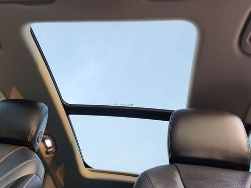 Used 2021 Buick Envision Essence AWD/4WD image 21