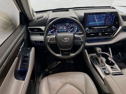 Used 2021 Toyota Highlander Platinum AWD/4WD image 24
