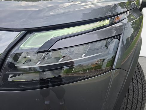 Used 2025 Nissan Pathfinder Platinum w/ Cargo Package FWD image 30