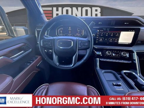Used 2025 GMC Sierra 3500 Denali Ultimate AWD/4WD image 9