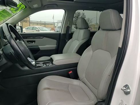 Used 2023 Honda Pilot Touring image 10