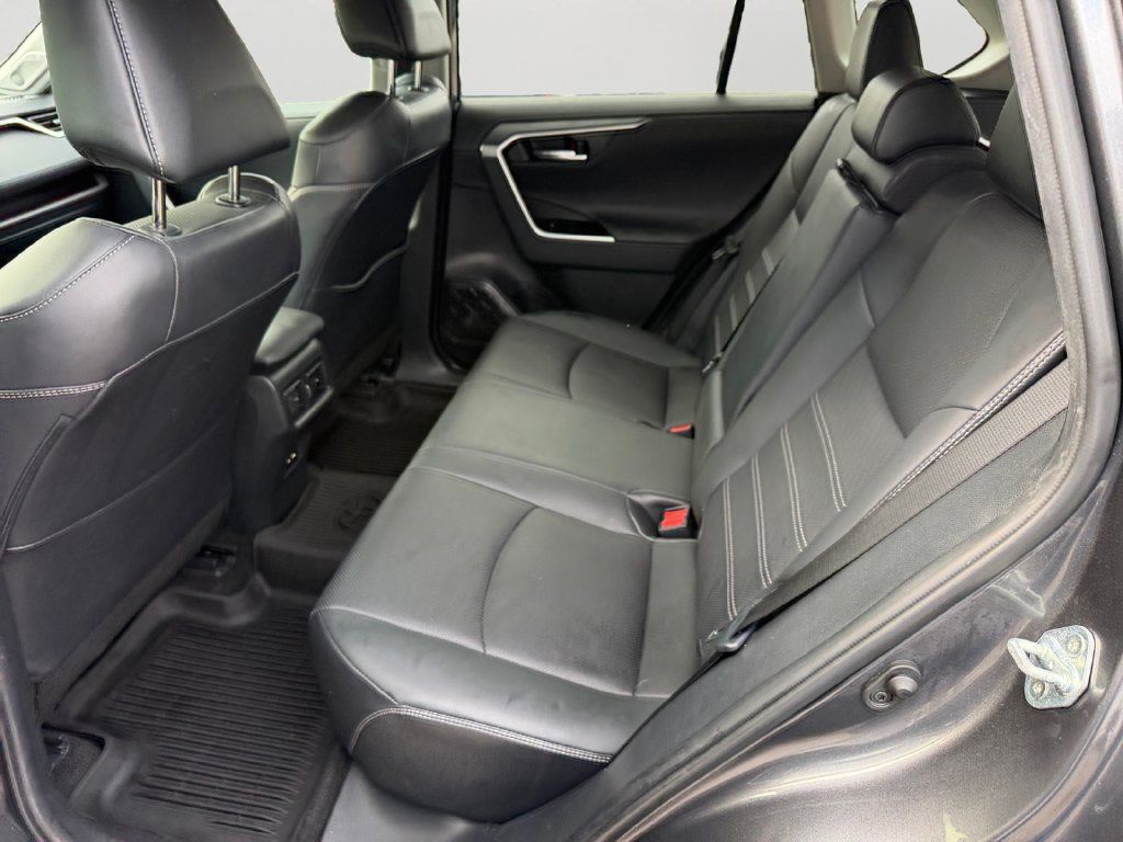 Used 2021 Toyota RAV4 Limited AWD/4WD image 15