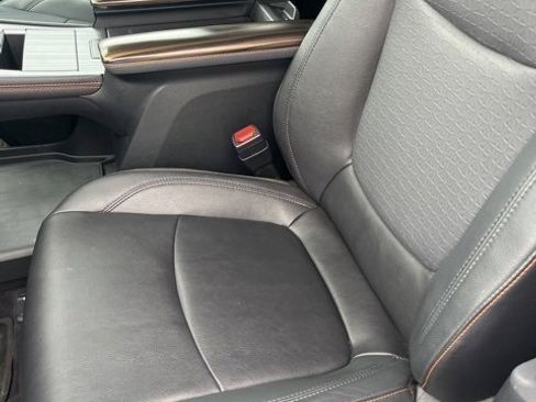 Used 2024 Toyota Sienna XSE image 13