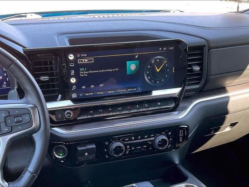 Used 2022 Chevrolet Silverado 1500 LTZ image 6