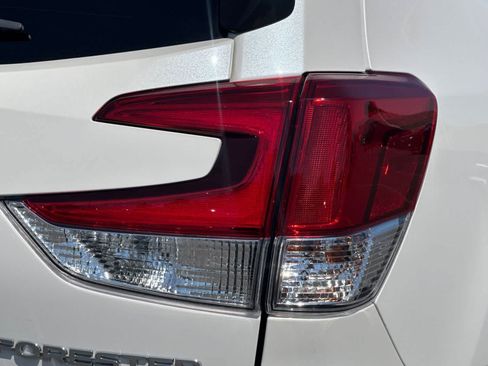 Used 2020 Subaru Forester Premium AWD/4WD image 31
