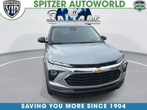 Used 2025 Chevrolet TrailBlazer LS w/ LS Convenience Package AWD/4WD image 3