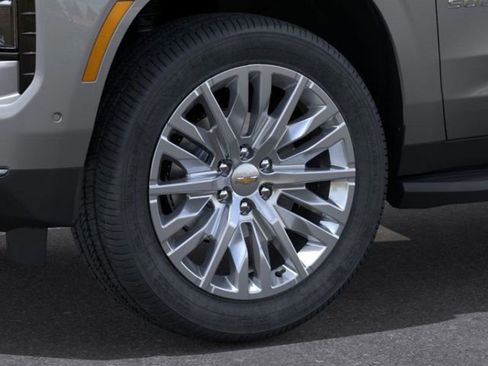 New 2025 Chevrolet Suburban Premier w/ Sun And Tow Package image 9