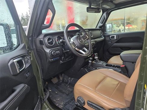 Used 2022 Jeep Wrangler Unlimited Sahara w/ Cold Weather Group image 19