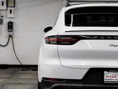 Used 2023 Porsche Cayenne Base image 61