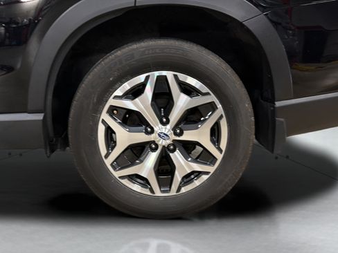 Used 2023 Subaru Forester Premium AWD/4WD image 28