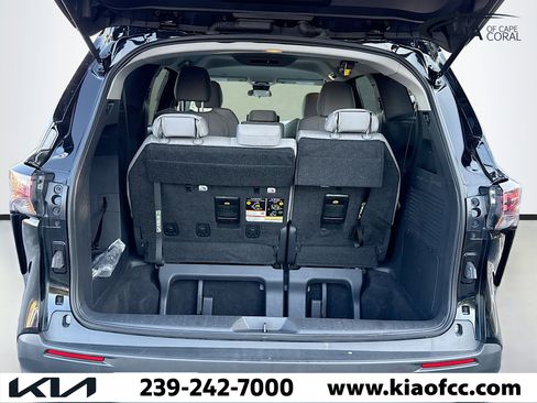 Used 2025 Toyota Sienna LE image 12