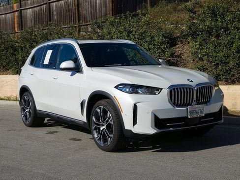 Used 2025 BMW X5 sDrive40i w/ Parking Assistance Package image 2