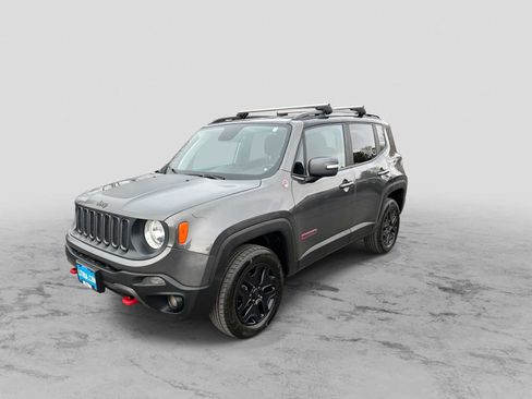 Certified 2018 Jeep Renegade Trailhawk w/ Cold Weather Group II image 4
