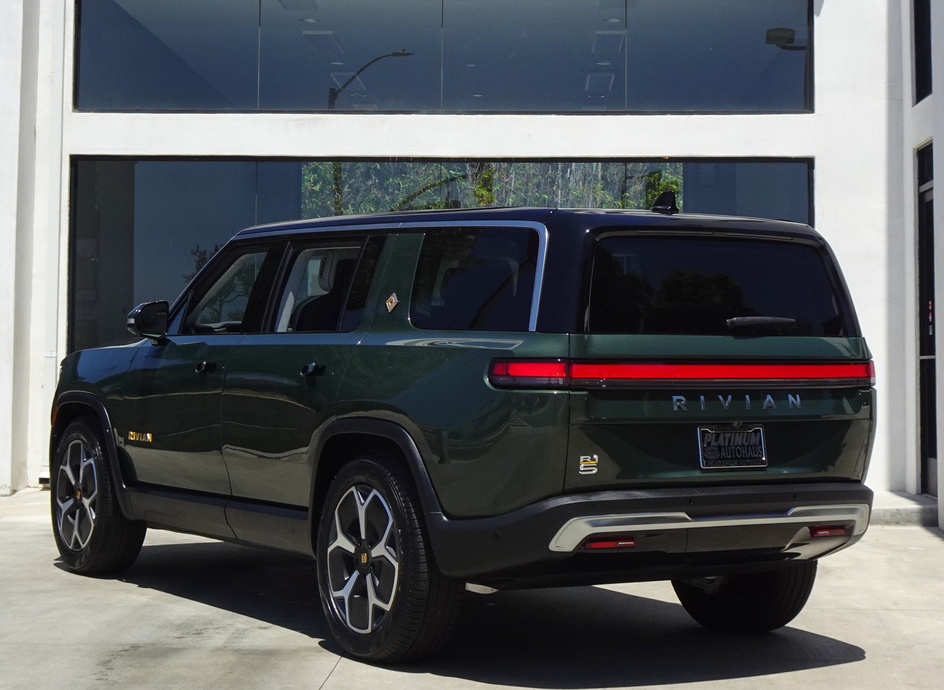 Used 2024 Rivian R1S Adventure Quad AWD/4WD image 5