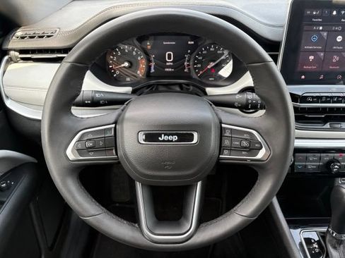 Used 2025 Jeep Compass Limited AWD/4WD image 24