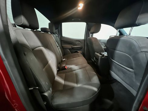 Used 2024 Chevrolet Colorado LT RWD image 18