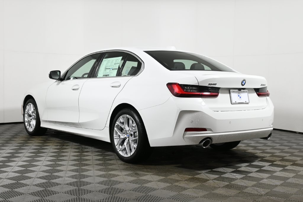 Used 2026 BMW 330i xDrive Sedan w/ Premium Package AWD/4WD image 5