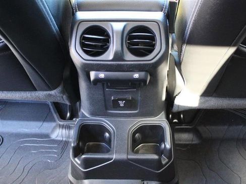 Used 2022 Jeep Gladiator Overland w/ Popular Equipment Package image 29