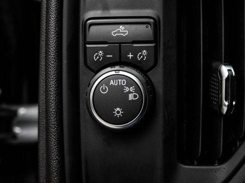 Used 2025 Chevrolet Silverado 1500 Custom RWD image 26