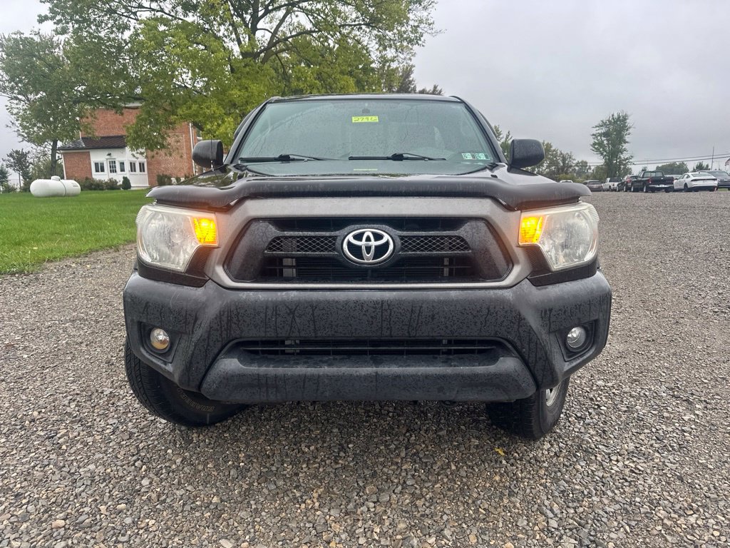 Used 2012 Toyota Tacoma 4x4 Regular Cab image 2