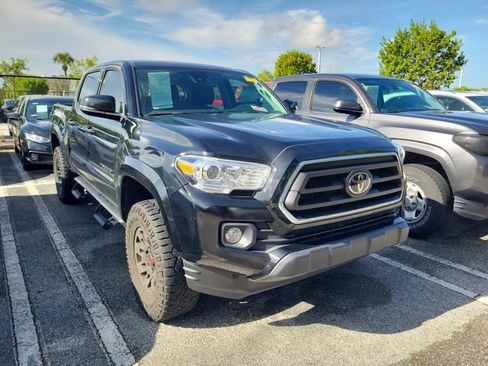 Used 2023 Toyota Tacoma SR5 w/ Technology Package AWD/4WD image 3