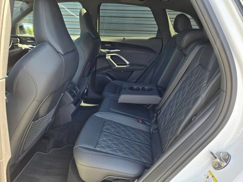 Used 2025 Audi SQ5 Premium Plus w/ Premium Plus Package AWD/4WD image 11