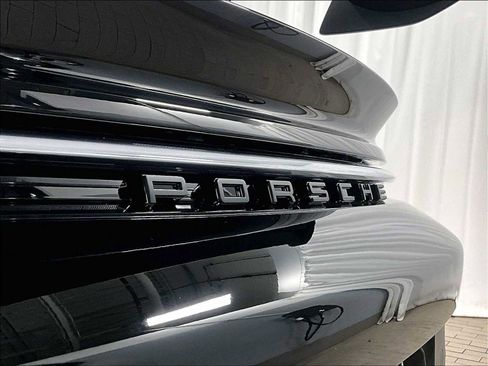 Used 2025 Porsche 911 GT3 RS image 32