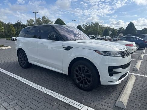 Used 2023 Land Rover Range Rover Sport SE Dynamic image 3
