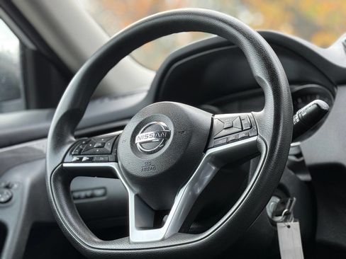 Used 2017 Nissan Rogue S w/ S Appearance Package image 15