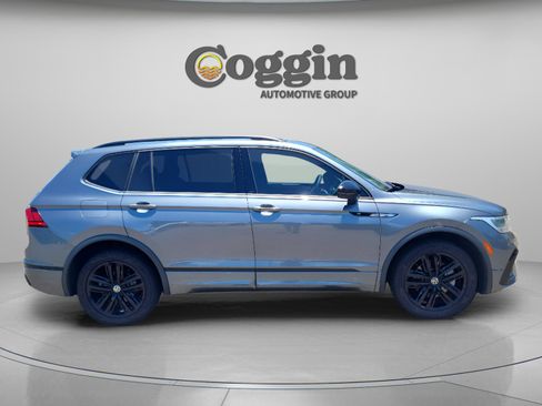 Used 2022 Volkswagen Tiguan SE R-Line FWD image 6