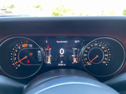 Used 2023 Jeep Wrangler Unlimited Rubicon AWD/4WD image 15